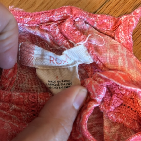 Pink and white Roxy kids shirt size 5 - Picture 2 of 3